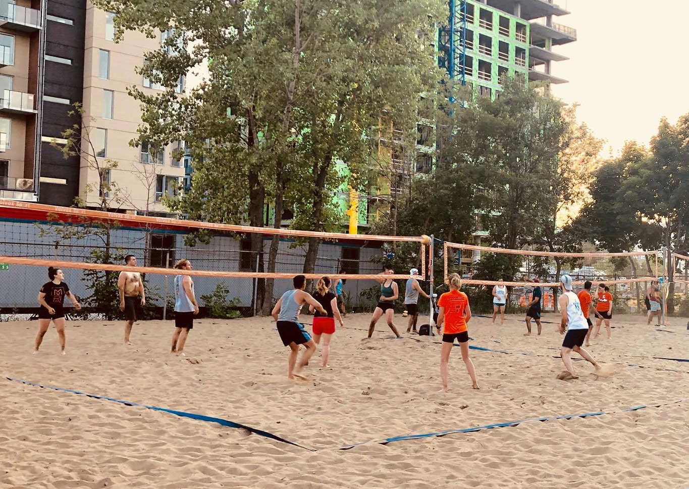 Beach_Volleyball_Action_2-min